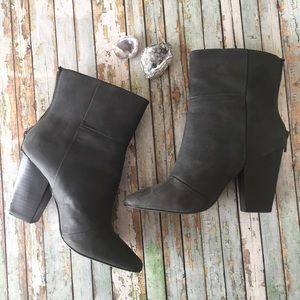 Kelsi Dagger ankle boots booties distressed black